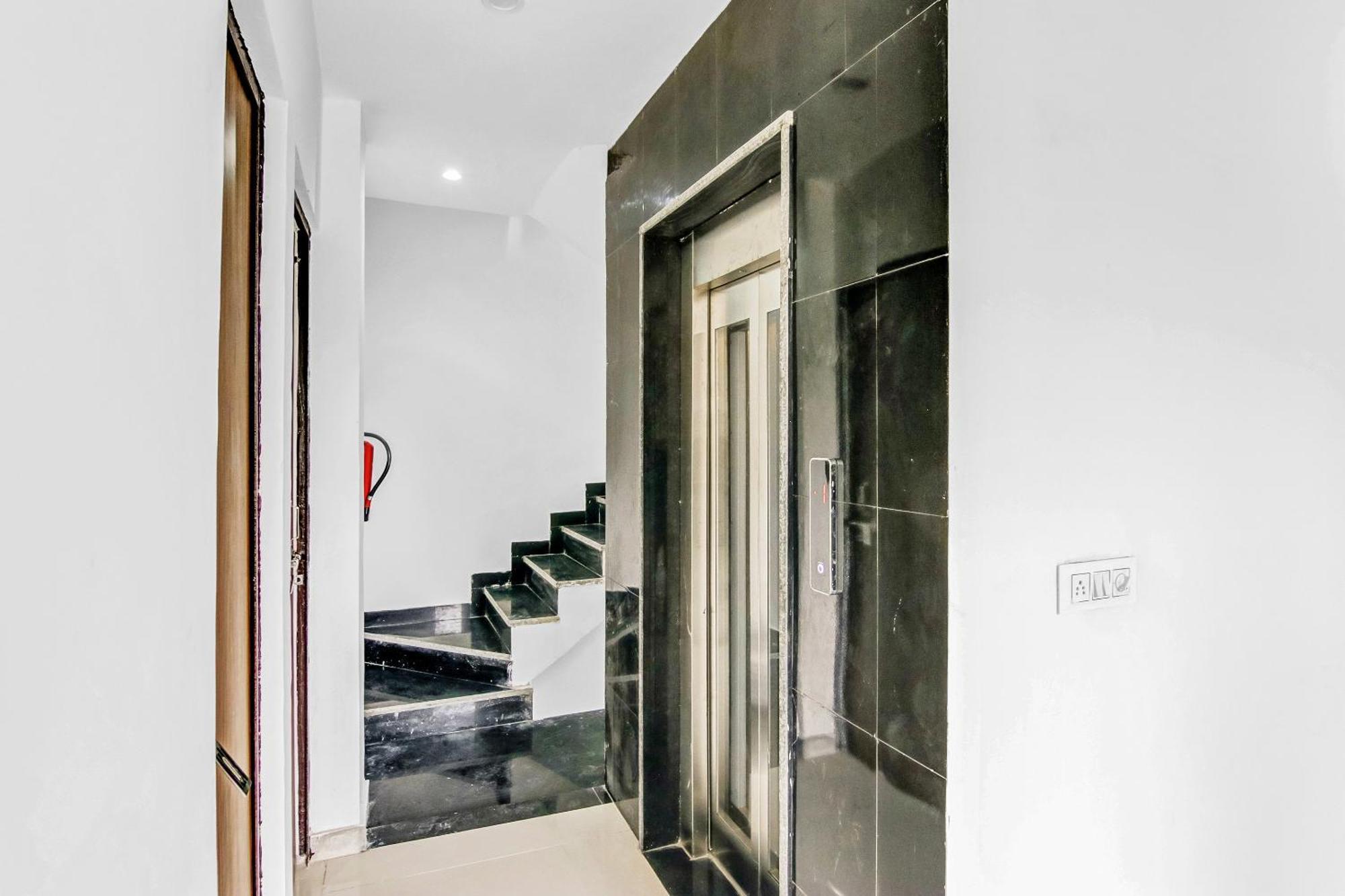 Flagship Hotel Secret Mirage Near Rithala Metro Station New Delhi Extérieur photo